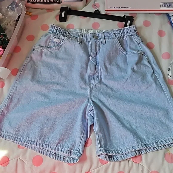 Lee ladies light wash shorts NWOT size 10 M. - Picture 1 of 15